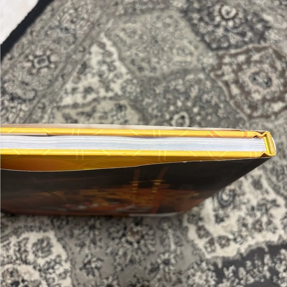 50 Favorite Furnishings by Frank Lloyd Wright Book - Picture 7 of 8